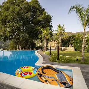 Arcaloro Villa