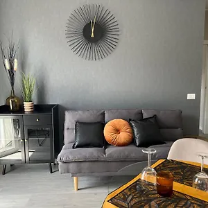 https://mia-house-a-7-minuti-dalla-metro.italymilanhotels.net